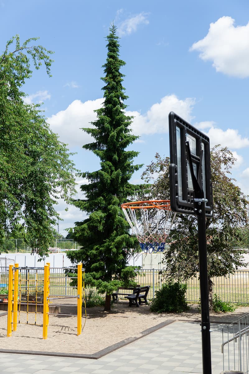 hort-frieden-spielplatz-basketball