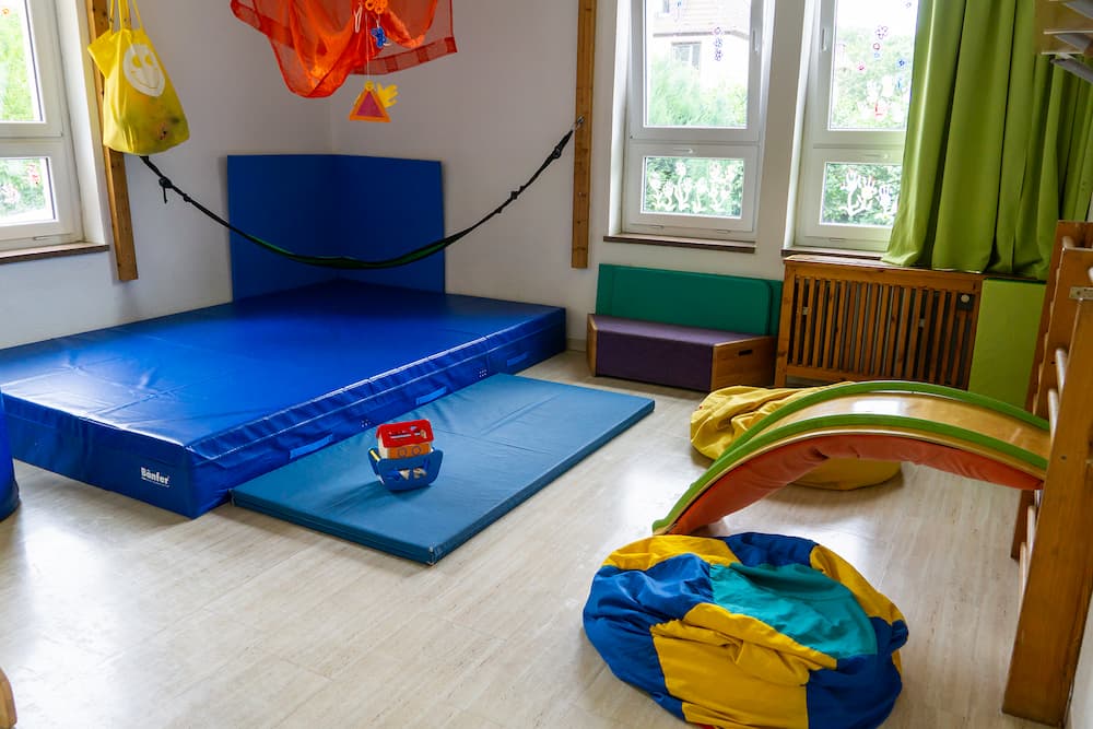 spielzimmer_mit_matten-kita-dorothea-erxleben